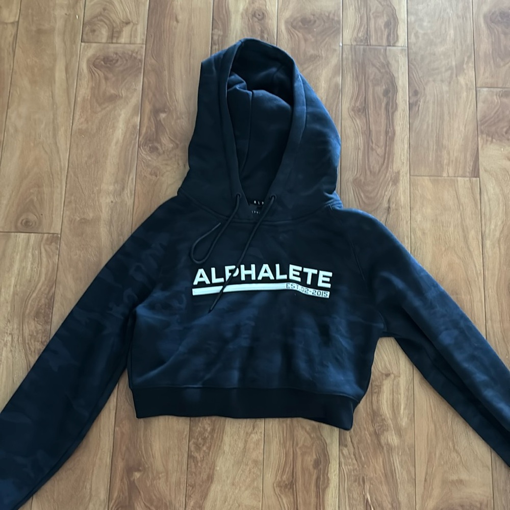 Alphalete Cropped Camo Hooodie